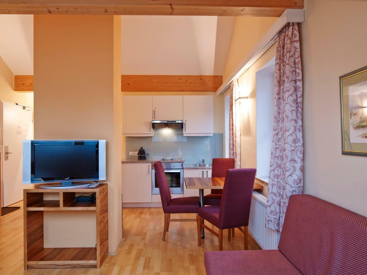 Holiday Apartments By Das Gruene Hotel Zur Post - 100 % Bio & Villa Ceconi Salzburg Exteriör bild